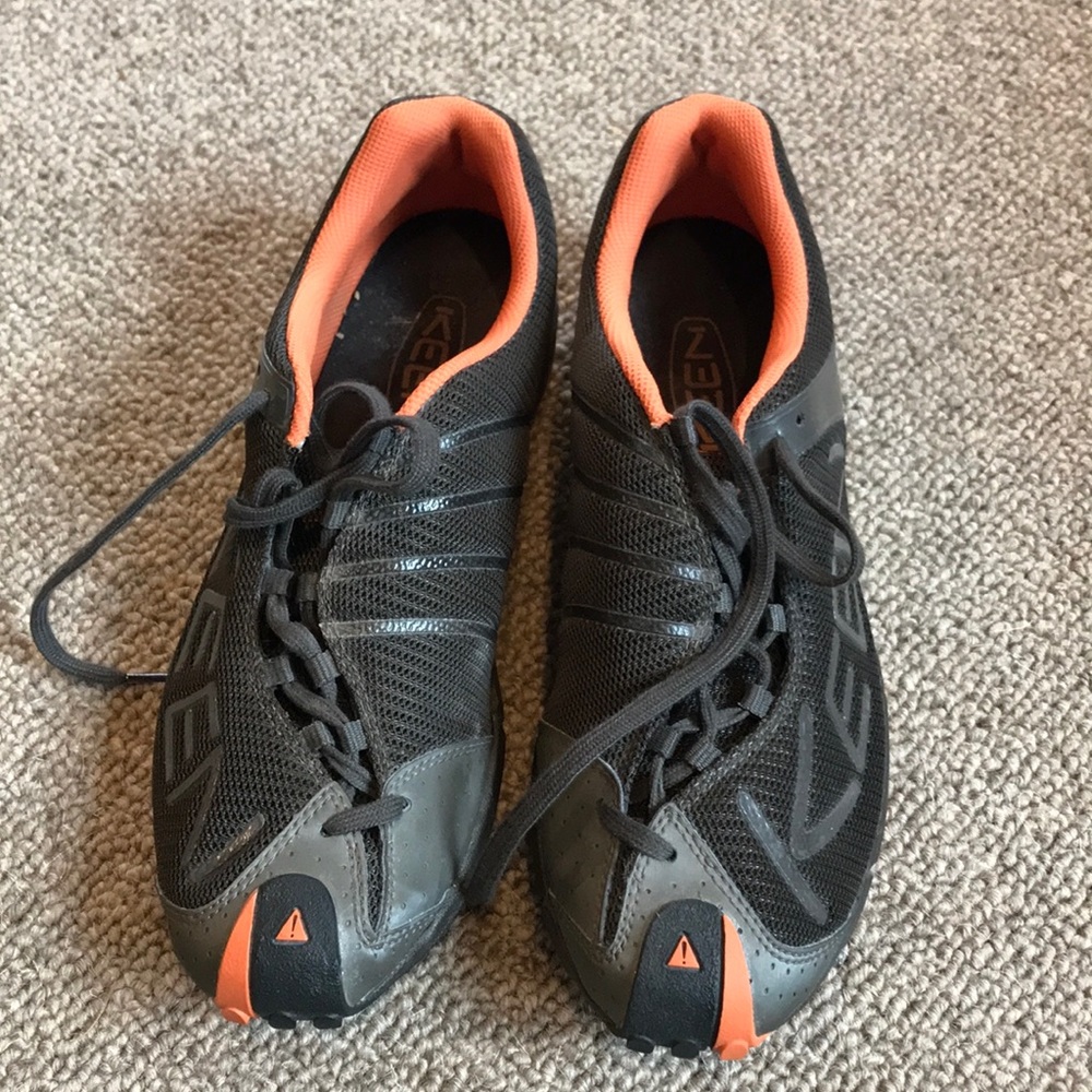 Men’s keen shoes